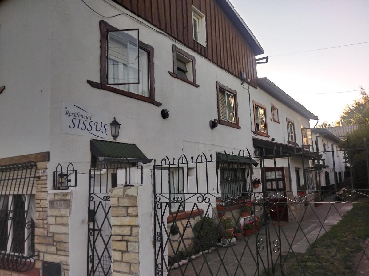 Residencial Sissus Hotel San Carlos de Bariloche Exterior photo