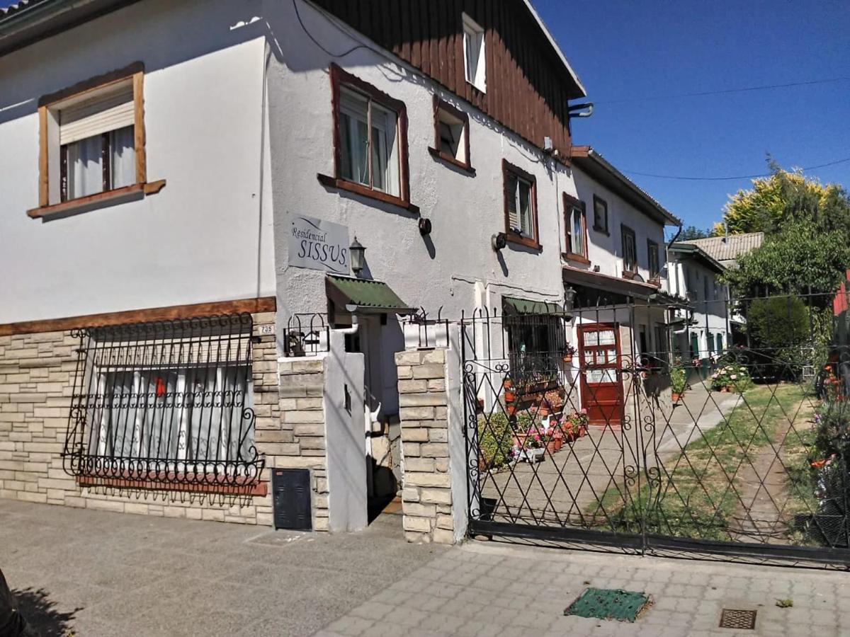 Residencial Sissus Hotel San Carlos de Bariloche Exterior photo